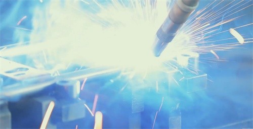 世界博弈制造業(yè)，看中國如何“披荊斬棘”